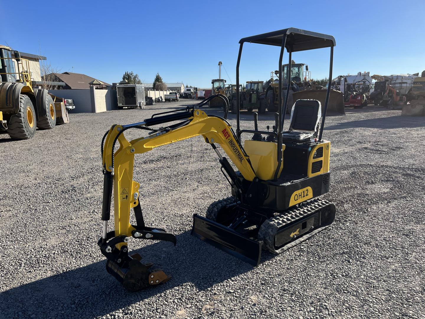 ./imagenes/INVOICE/2019/17383/MINIEXCAVADORA AGROTK QH12 (7).JPG